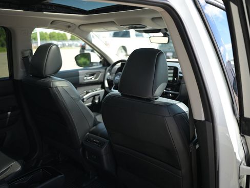 Used 2023 Nissan Pathfinder SL w/ SL Premium Package AWD/4WD image 45