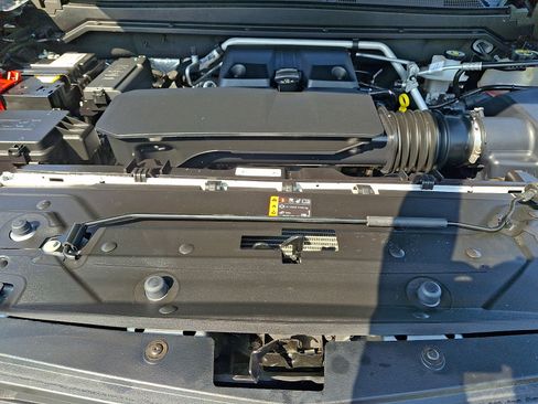 Used 2024 Chevrolet Colorado LT w/ LT Convenience Package III RWD image 25