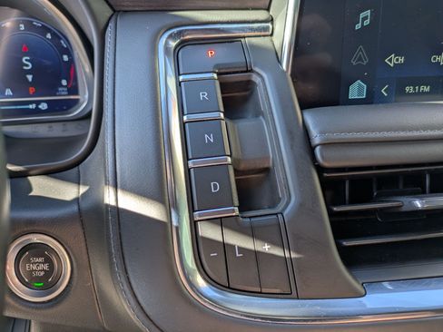 Used 2024 Chevrolet Suburban LT image 21