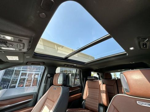 Used 2023 GMC Yukon Denali Ultimate AWD/4WD image 29