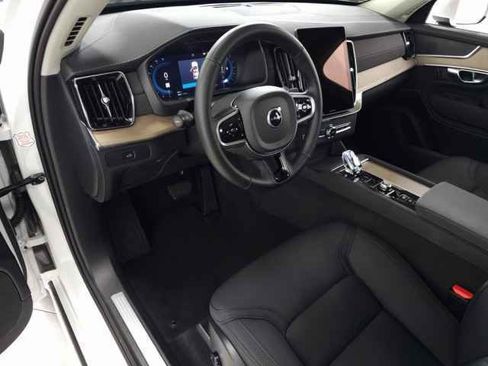 Certified 2025 Volvo XC90 B6 Plus image 18