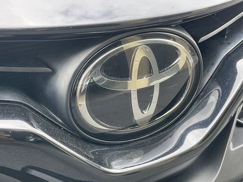 Used 2023 Toyota Camry SE FWD image 6