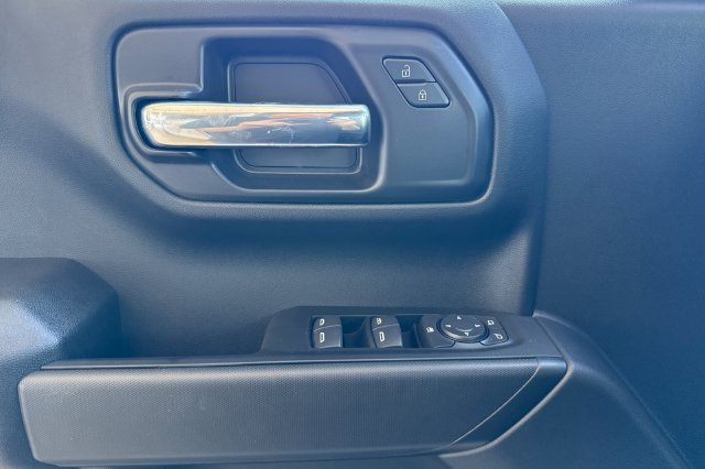 New 2026 Chevrolet Silverado 1500 Custom w/ LPO, Dark Essentials Package AWD/4WD image 17