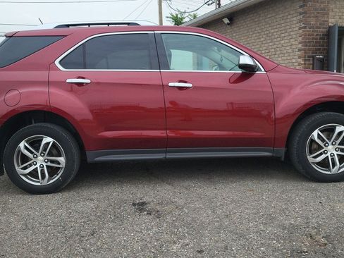 Used 2017 Chevrolet Equinox Premier w/ Enhanced Convenience Package AWD/4WD image 7
