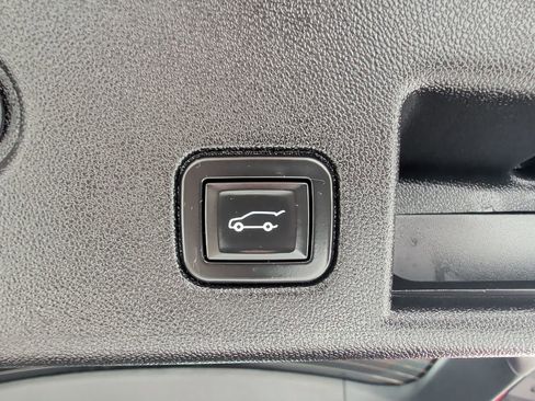 Used 2020 Chevrolet Equinox LT image 22