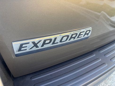 Used 2006 Ford Explorer XLS image 36