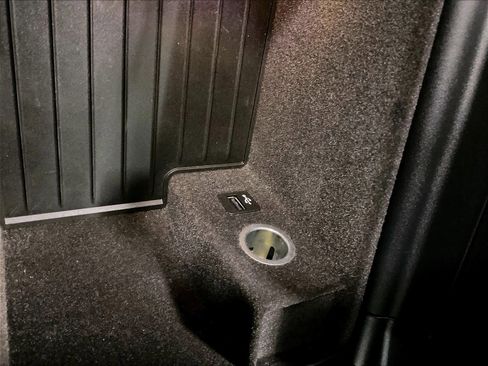 Used 2018 BMW 530i xDrive w/ Premium Package image 27