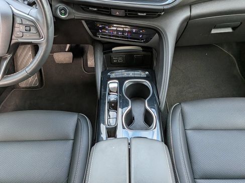 Used 2022 Buick Envision Essence w/ Technology Package I FWD image 20