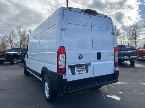 Used 2025 RAM ProMaster 2500 w/ Storage Group image 4