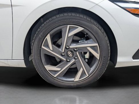 Used 2025 Hyundai Elantra Sport FWD image 32
