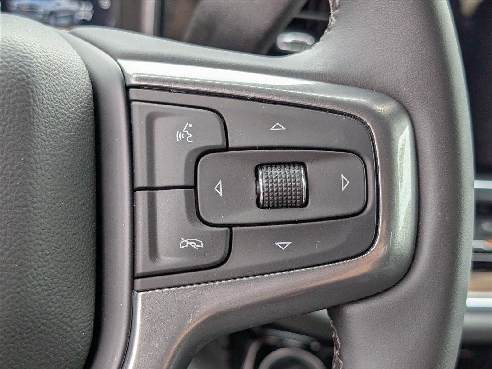 Used 2025 Chevrolet Silverado 1500 LT AWD/4WD image 19