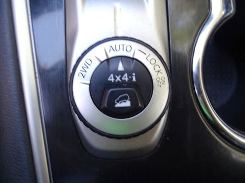 Used 2019 Nissan Pathfinder SV image 28