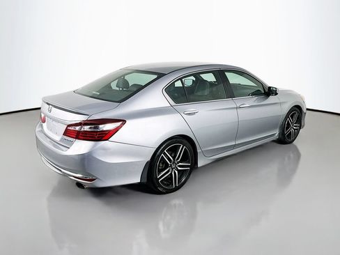 Used 2017 Honda Accord Sport image 7