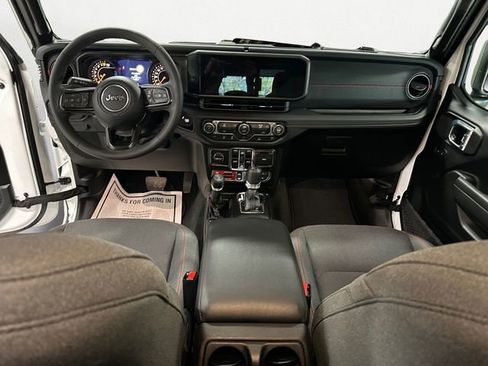 Used 2026 Jeep Gladiator Rubicon AWD/4WD image 10