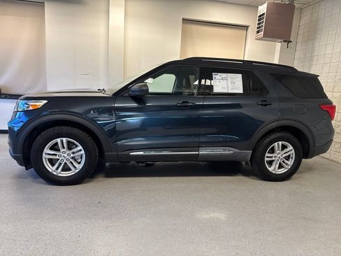 Used 2023 Ford Explorer XLT w/ Equipment Group 202A AWD/4WD image 37