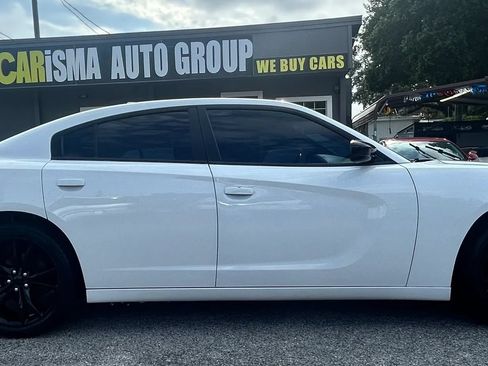 Used 2016 Dodge Charger SXT w/ Blacktop Package RWD image 6