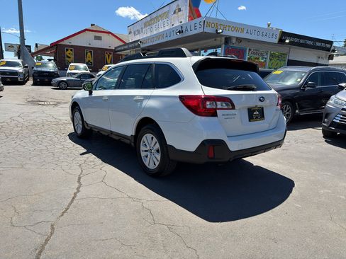 Used 2018 Subaru Outback 2.5i Premium AWD/4WD image 4