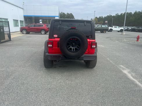 Used 2021 Jeep Wrangler Sport w/ LED Headlamp & Fog Lamp Group image 4