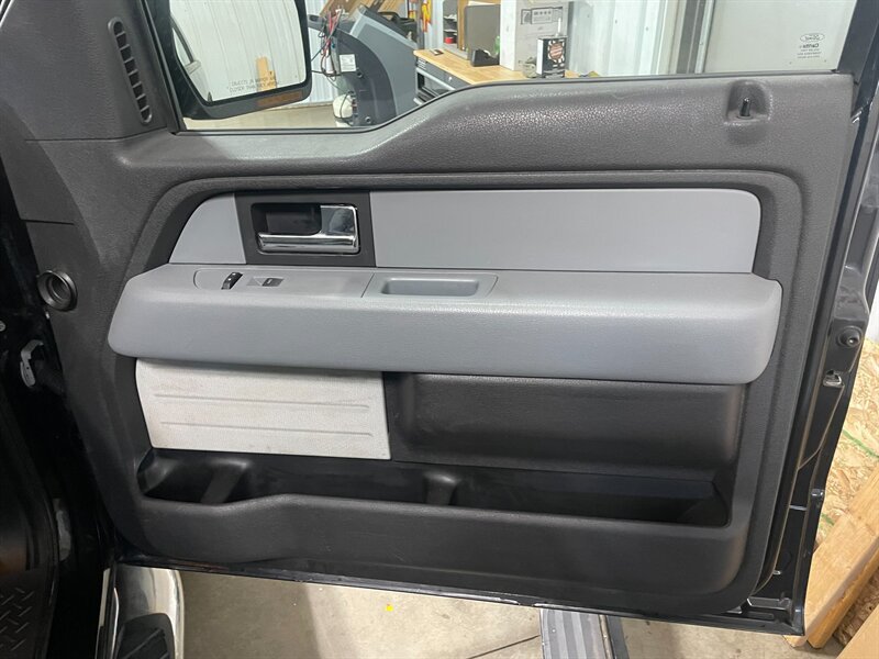 Used 2012 Ford F150 XLT w/ XLT Chrome Pkg AWD/4WD image 16
