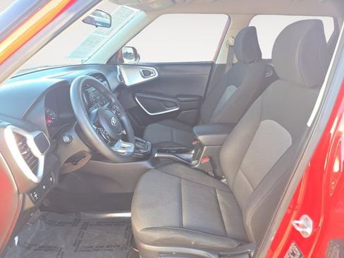 Used 2020 Kia Soul LX image 9