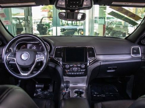 Used 2022 Jeep Grand Cherokee Limited image 15