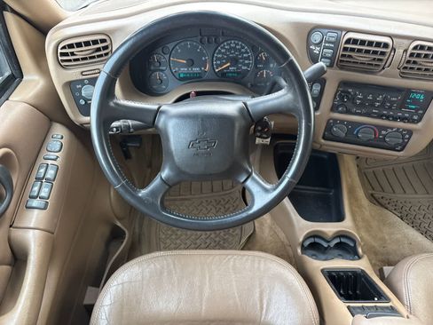 Used 2002 Chevrolet Blazer LS w/ Preferred Equipment Group AWD/4WD image 14