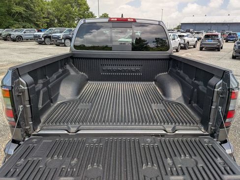 Certified 2025 Nissan Frontier SV RWD image 35