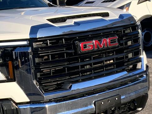 Used 2024 GMC Sierra 2500 Pro image 25