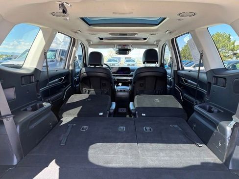 Used 2024 Kia Telluride SX w/ Towing Package AWD/4WD image 17