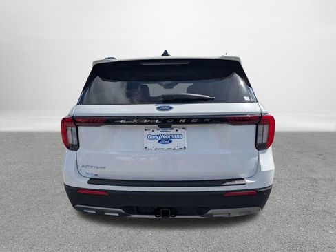 New 2026 Ford Explorer Active w/ Active Comfort Package image 4