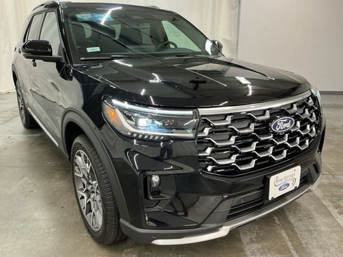 New 2027 Ford Explorer Platinum w/ 3.0L Ultimate Package AWD/4WD image 15