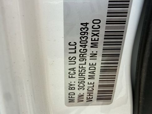 Used 2024 RAM 2500 Laramie image 34