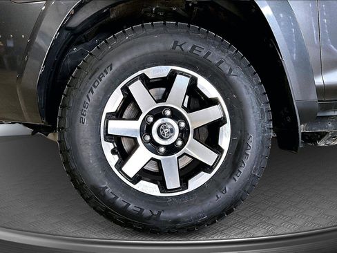 Used 2019 Toyota 4Runner TRD Off-Road image 9