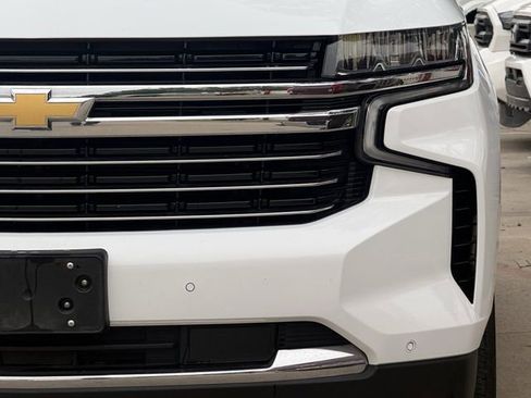 Used 2024 Chevrolet Suburban LT RWD image 8