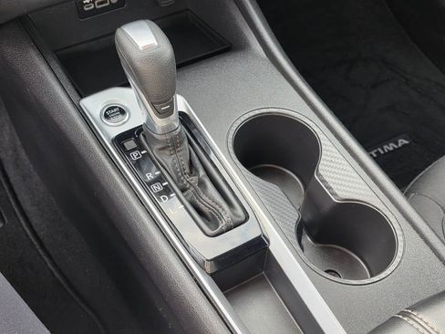 Used 2025 Nissan Altima 2.5 SV image 24