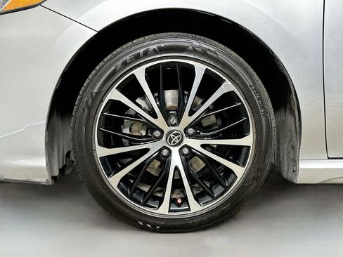 Used 2020 Toyota Camry SE image 34
