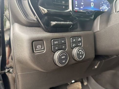 Used 2024 Chevrolet Silverado 2500 ZR2 w/ Technology Package AWD/4WD image 19