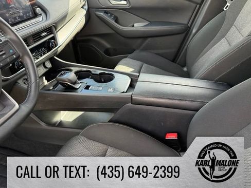 Used 2025 Nissan Rogue SV FWD image 22