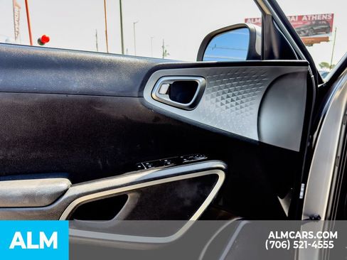 Used 2024 Kia Soul LX w/ Option Group 015 FWD image 12