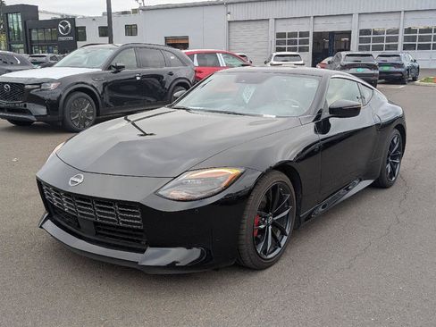 Used 2025 Nissan Z Performance w/ Floor Mat Package RWD image 1