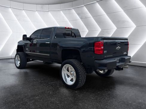Used 2018 Chevrolet Silverado 2500 High Country w/ Duramax Plus Package AWD/4WD image 5
