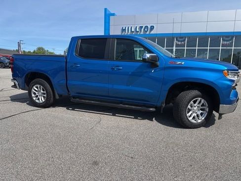 Used 2024 Chevrolet Silverado 1500 LT w/ Z71 Off-Road Package AWD/4WD image 3