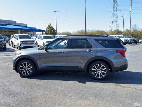 Used 2023 Ford Explorer ST-Line w/ Class IV Trailer Tow Package image 12