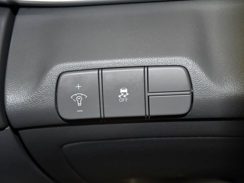 Used 2024 Hyundai Elantra SEL FWD image 35