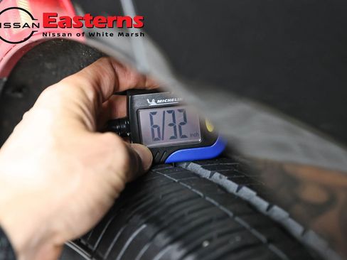 Used 2023 Chrysler Pacifica Touring-L FWD image 30