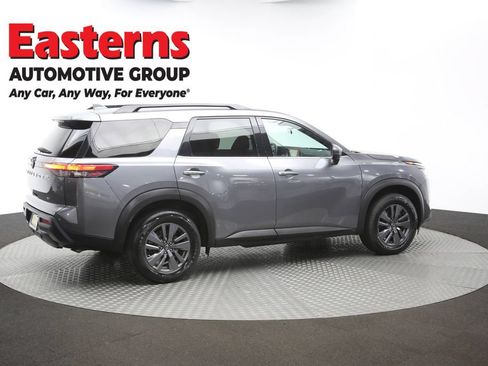 Used 2022 Nissan Pathfinder SV FWD image 43