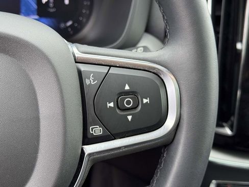 Used 2024 Volvo XC60 B5 Core w/ Protection Package Premier image 20
