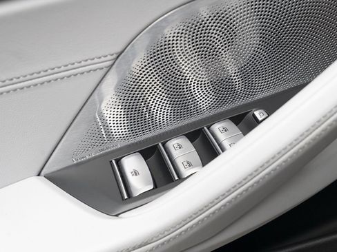 Used 2023 BMW M8 Competition image 19