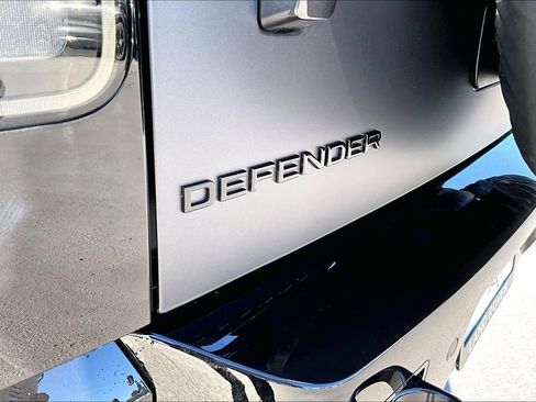 New 2026 Land Rover Defender 130 V8 image 9