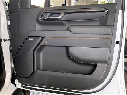 Used 2025 GMC Sierra 2500 AT4 w/ AT4 Premium Plus Package AWD/4WD image 20